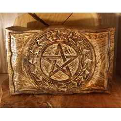 Holz-Kästchen mit geschnitztem Pentagramm, groß