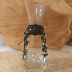 Magische kleine Glaskaraffe mit handgeknüpftem Makramee-Schwarzer- Turmalin, Wachsperlen, Glasperlen ✨ Unikat